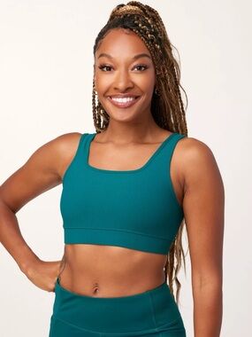 Tone It Up x Kohls Balanced Rib Sports Bra in Spruced Up